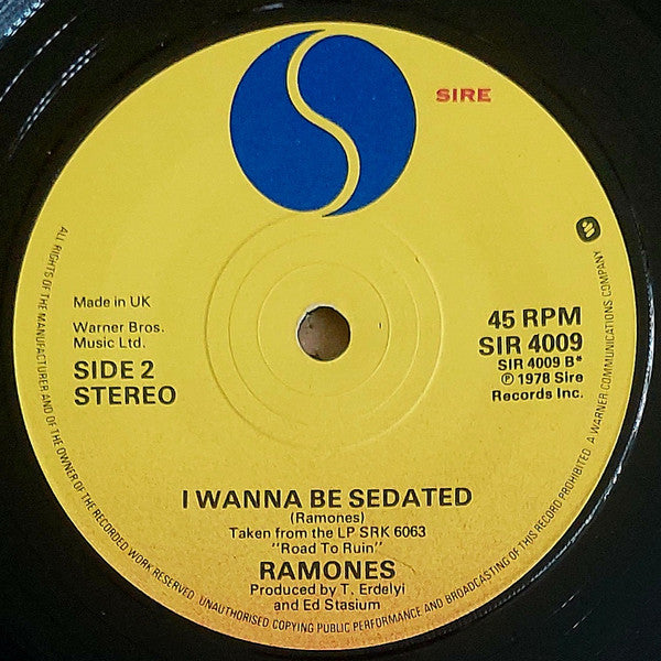 Ramones – She's The One b/w I Wanna Be Sedated - 7" - 1978 - Sire – SIR 4009 - Vinilo Como Nuevo / Portada Muy Buen Estado (M-/VG+)