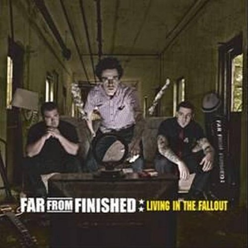 Far From Finished - Living In The Fallout - CD - CD Muy Buen Estado / Portada Muy Buen Estado (VG+/VG+)